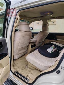 تۆیۆتا لاند کروزەر